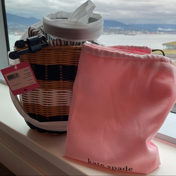 SOLD! 🎉Kate Spade medium wicker basket bag white navy stripe brand new with tag - Picture 13 of 15